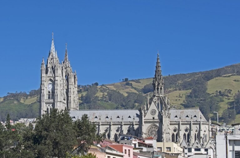 The Basílica del Voto Nacional in Quito